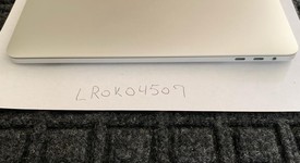 Mint
													MacBook Pro 2017 (With Touch Bar) - 15" - I7, Silver, 512 GB, 16 GB, photo 4 of 6