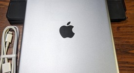 Good
													Apple iPad 5th Gen - Wi-Fi, Gray, 32 GB, A1822, photo 2 of 2