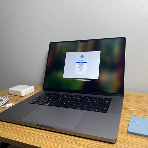 MacBook Pro 2021 - 16 inch - 512 GB, Gray, 32 GB, Apple M1 Pro 10-core