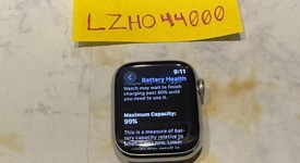 Good
													Apple Watch Series 7 41mm - Unlocked, Silver, A2475 - Cellular, Stainless, photo 4 of 8