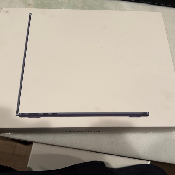 MacBook Air 2025 (M4) - 13 inch - 256 GB, Midnight, 16 GB, Apple M4