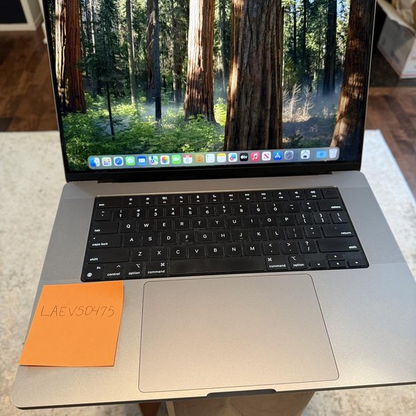 MacBook Pro 2021 - 16 inch - 1 TB, Gray, 16 GB, Apple M1 Pro 10-core