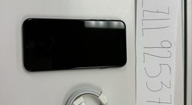 Mint
													Apple iPhone SE 3rd Gen 2022 - Unlocked, Midnight, 64 GB, A2595, photo 4 of 8