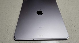 Good
													Apple iPad Pro 11" 2018 - Unlocked, Gray, 256 GB, A2013, photo 4 of 7