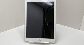 Good
													Apple iPad 6th Gen - Unlocked, Silver, 32 GB, A1954, photo 2 of 7