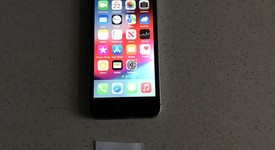 Good
													Apple iPhone SE 1st Gen 2016 - TracFone, Grey, 32 GB, A1662, photo 5 of 5
