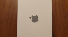 New
													Apple AirPods Pro - MagSafe Case, photo 3 of 6