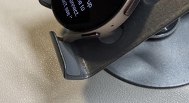 Good
													Samsung Galaxy Watch5 - Unlocked, Gold, 40mm, photo 2 of 6