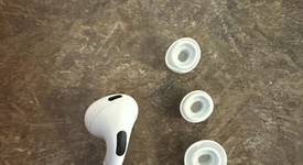 Used
													Apple AirPods Pro 2 - Lightning, photo 5 of 12