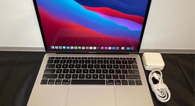 Good
													MacBook Air 2019 - 13" - I5, Silver, 256 GB, 16 GB, photo 1 of 9