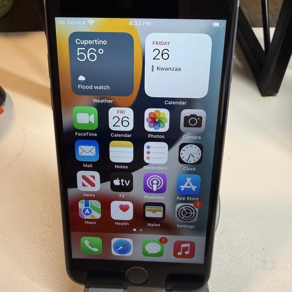 Apple iPhone 6S - Unlocked, 32 GB, Grey, A1688