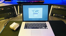 Mint
													MacBook Pro 2015 (Retina) - 15" - Silver, 256 GB, 16 GB, photo 1 of 11