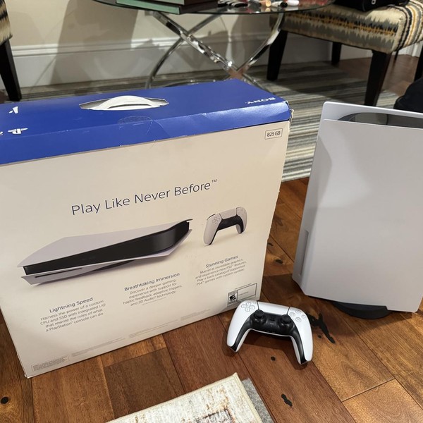 PlayStation 5 Standard Edition (2020) - 825 GB, White, Standard Edition
