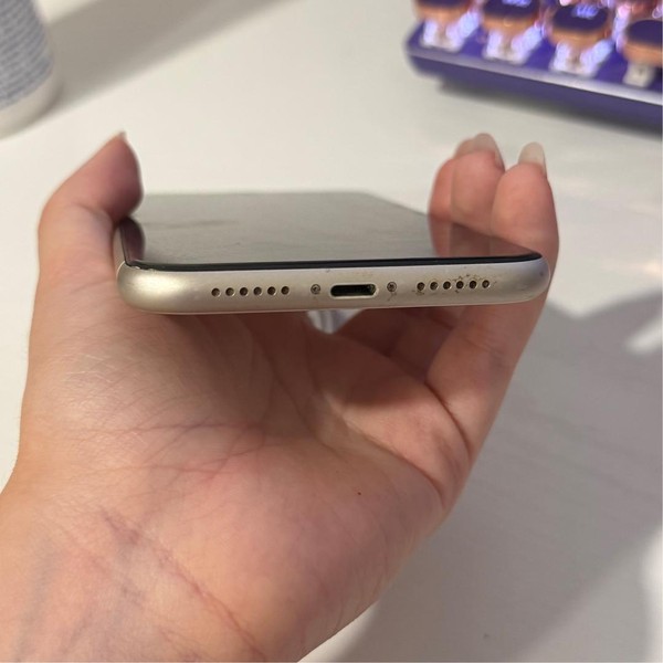Apple iPhone 11 - Unlocked, 128 GB, White, A2111