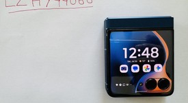 Mint
													Motorola Razr 2025 - Unlocked, Blue, 256 GB, 8 GB, photo 3 of 7