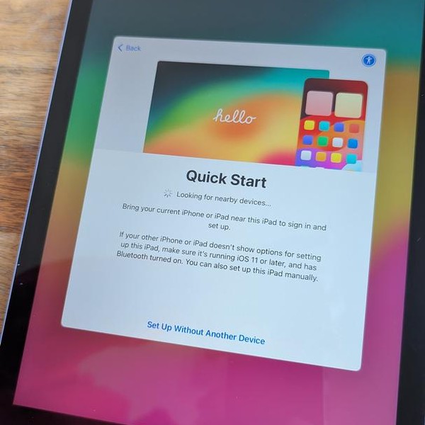 Apple iPad 6th Gen - Wi-Fi, 32 GB, Gray, A1893