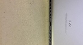 Mint
													Apple iPad 6th Gen - Unlocked, Gray, 32 GB, A1954, photo 4 of 7