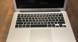 Good
													MacBook Air 2017 - 13" - I5, Silver, 256 GB, 8 GB, photo 1 of 4