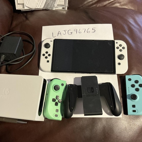 Nintendo Switch - OLED - 64 GB, White