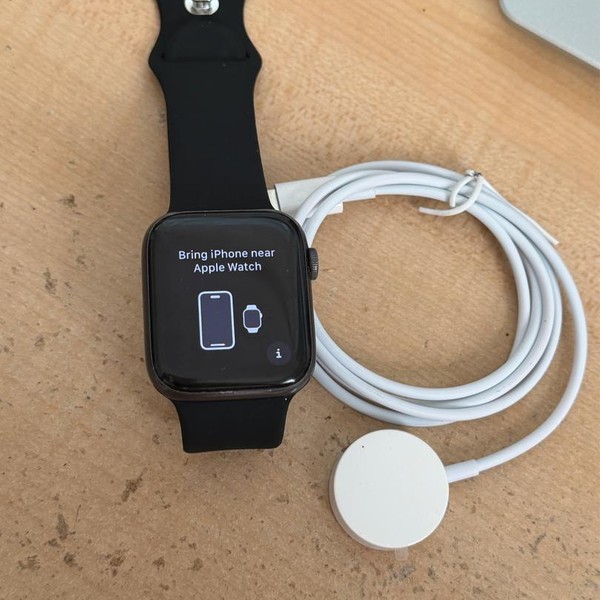 Apple Watch Series 6 44mm - Unlocked, Gray, A2294 - Cellular, Aluminum