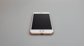 Fair
													Apple iPhone 8 - Xfinity, Gold, 64 GB, A1863, photo 6 of 6