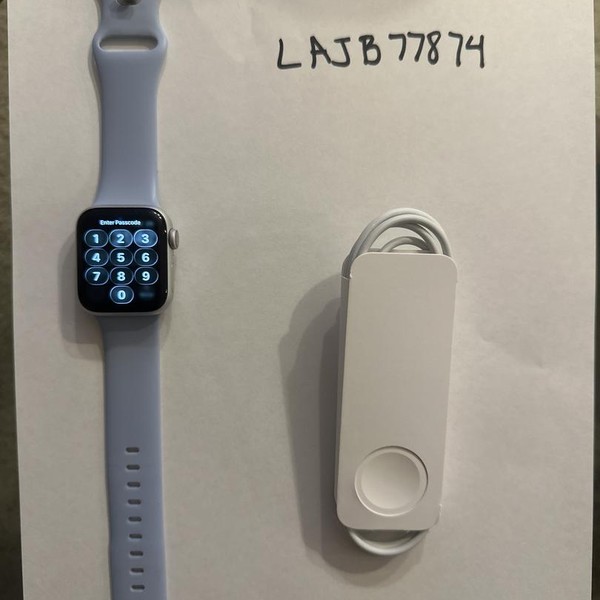 Apple Watch Series 6 40mm - Unlocked, Silver, A2293 - Cellular, Nike