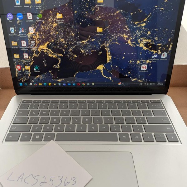 Microsoft Surface Laptop Studio 2 - 1 TB, Platinum, 32 GB, Intel Core i7