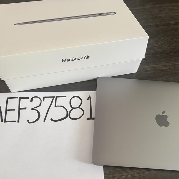 MacBook Air 2020 - 13 inch - 256 GB, Gray, 8 GB, Apple M1