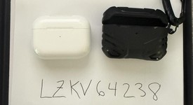 Used
													Apple AirPods Pro - Wireless Case, photo 1 of 2