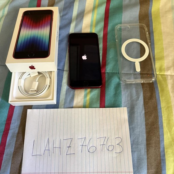 Apple iPhone SE 3rd Gen 2022 - Unlocked, 64 GB, Red, A2595