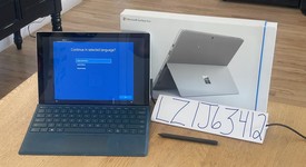 Good
													Microsoft Surface Pro 4 - 12.3 Inch - Wi-Fi, Silver, 256 GB, 8 GB, photo 1 of 4