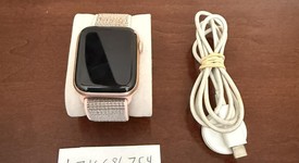 Good
													Apple Watch Series 6 44mm - Unlocked, Gold, A2294 - Cellular, Aluminum, photo 1 of 16