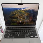 Good MacBook Air 2022 (M2) - 13 inch - 256 GB, Gray, 8 GB, Apple M2