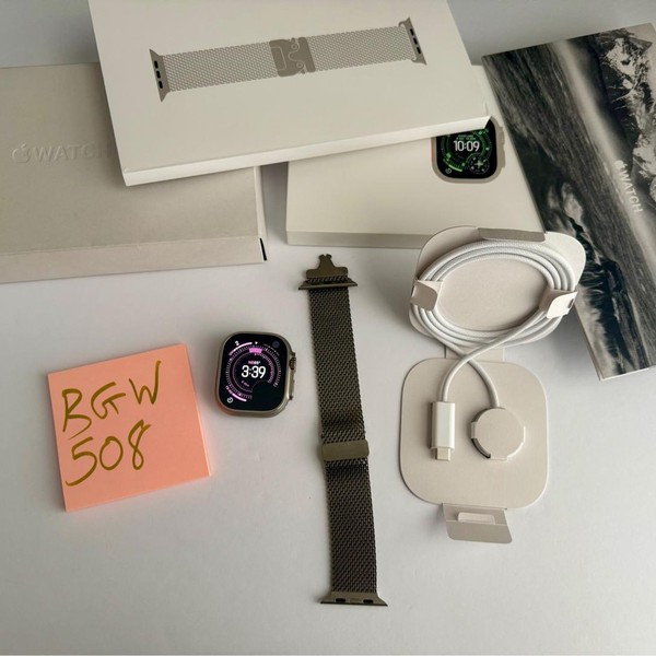 Apple Watch Ultra 3 49mm - Unlocked, Natural, A3281