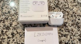 Used
													Apple AirPods Pro 2 - USB-C, photo 2 of 9