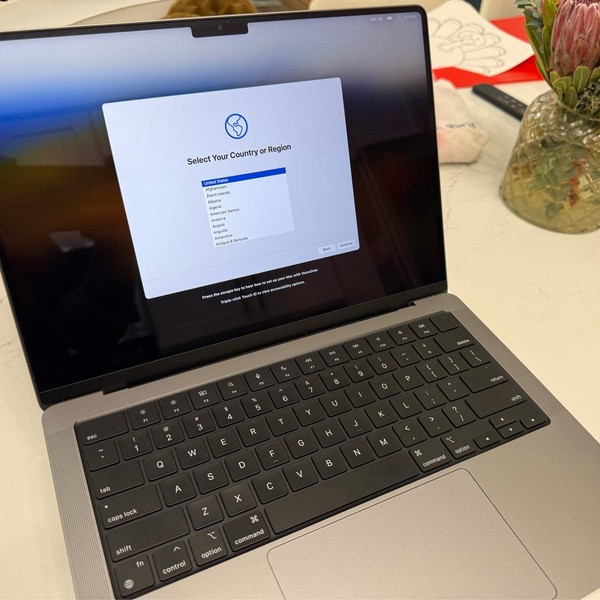 MacBook Pro 2023 - 14 inch - 512 GB, Gray, 16 GB, Apple M2 Pro 10-core