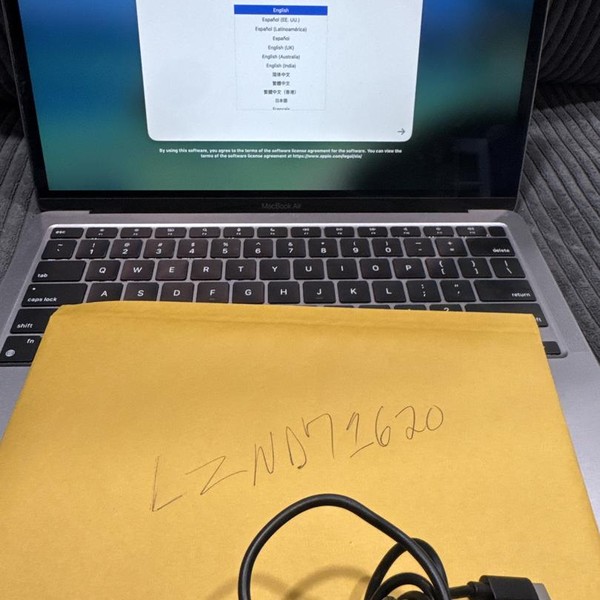 MacBook Air 2020 - 13 inch - 256 GB, Silver, 8 GB, Apple M1