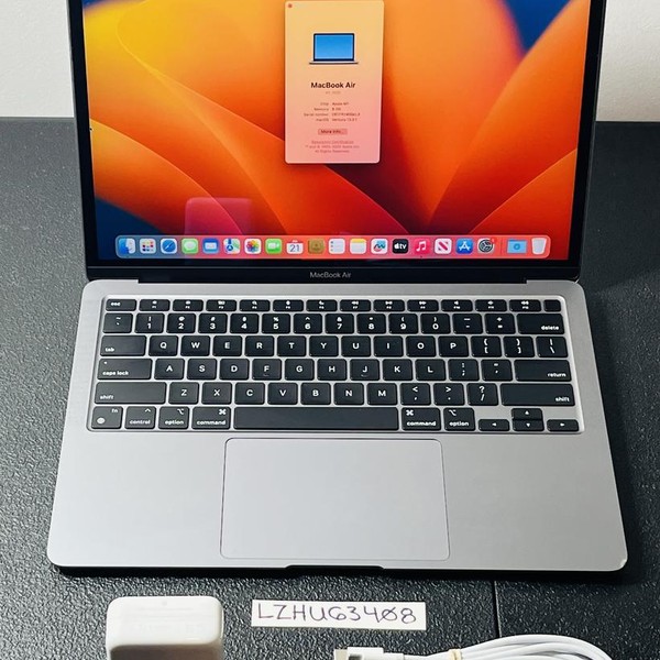 MacBook Air 2020 - 13 inch - 128 GB, Gray, 8 GB, Apple M1