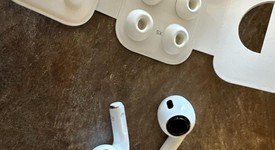 Used
													Apple AirPods Pro 2 - Lightning, photo 2 of 12