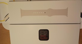 New
													Apple Watch SE 3rd Gen 40mm - Unlocked, Starlight, A3326 - Cellular, photo 1 of 5