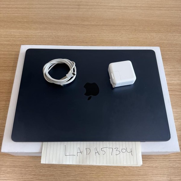 MacBook Air 2023 (M2) - 15 inch - 256 GB, Midnight, 8 GB, Apple M2