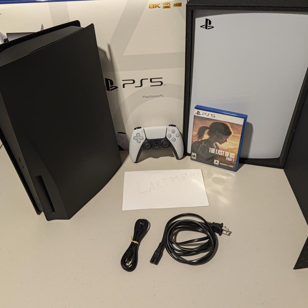 PlayStation 5 Standard Edition (2020) - 825 GB, White, Standard Edition
