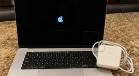 Good
													MacBook Pro Late 2023 (M3) - 16" - Apple M3 Pro 12-core, Silver, 2 TB, 18 GB, 18-core GPU, photo 5 of 12