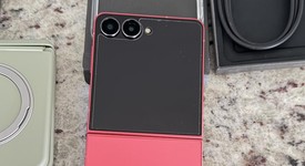 Good
													Samsung Galaxy Z Flip7 - T-Mobile, Coral, 256 GB, 12 GB, SM-F766U, photo 4 of 7