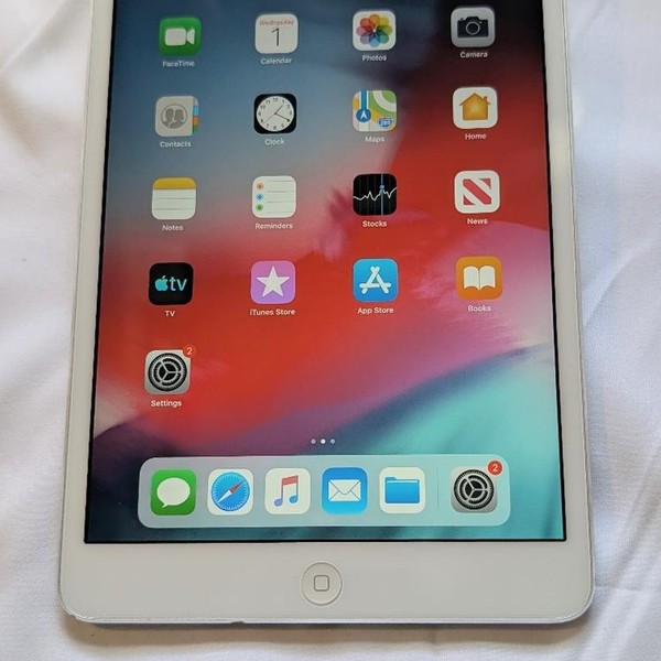Apple iPad Mini 2 Retina - Wi-Fi, 16 GB, Silver