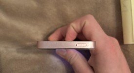 Good
													Apple iPhone SE 1st Gen 2016 - AT&T, Rose Gold, 32 GB, A1662, Prepaid, photo 6 of 6