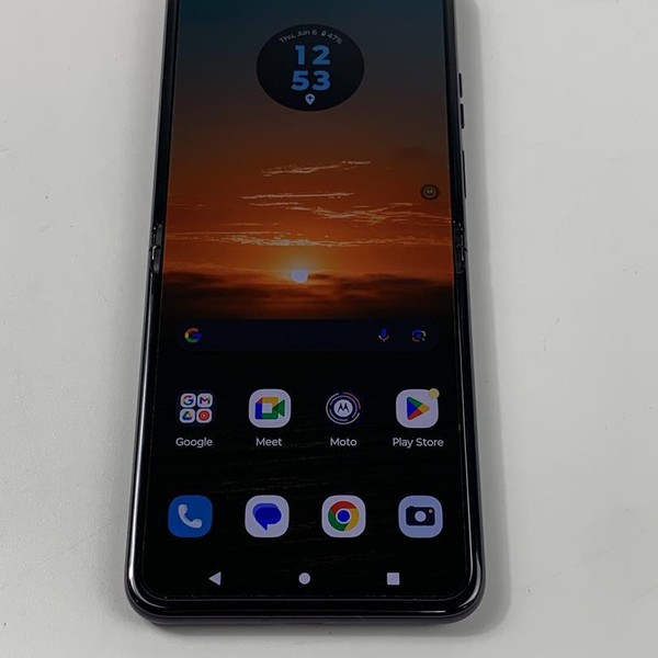 Motorola Razr (2023) - Unlocked, 128 GB, Lilac, 8 GB