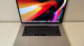 Good
													MacBook Pro 2018 (With Touch Bar) - 15" - I9, Silver, 512 GB, 32 GB, photo 1 of 7