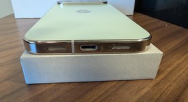 Good
													Google Pixel 10 Pro XL - Unlocked, Jade, 256 GB, GUL82, photo 5 of 6