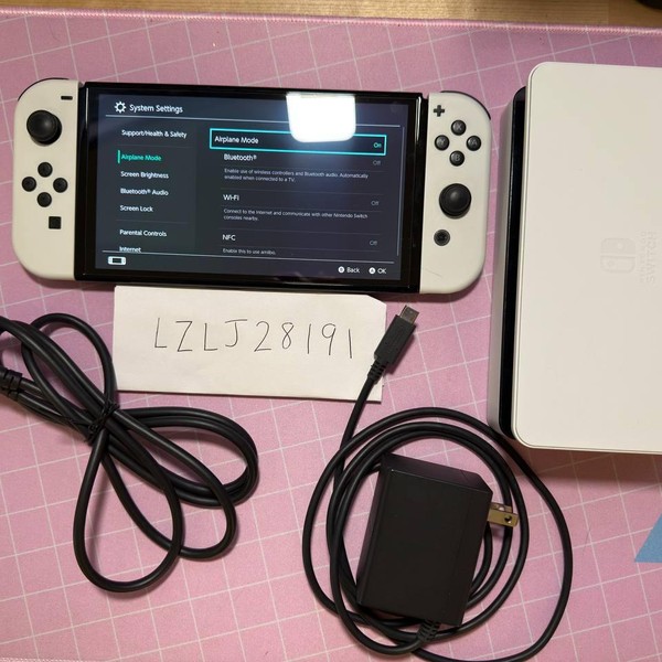Nintendo Switch - OLED - 64 GB, White